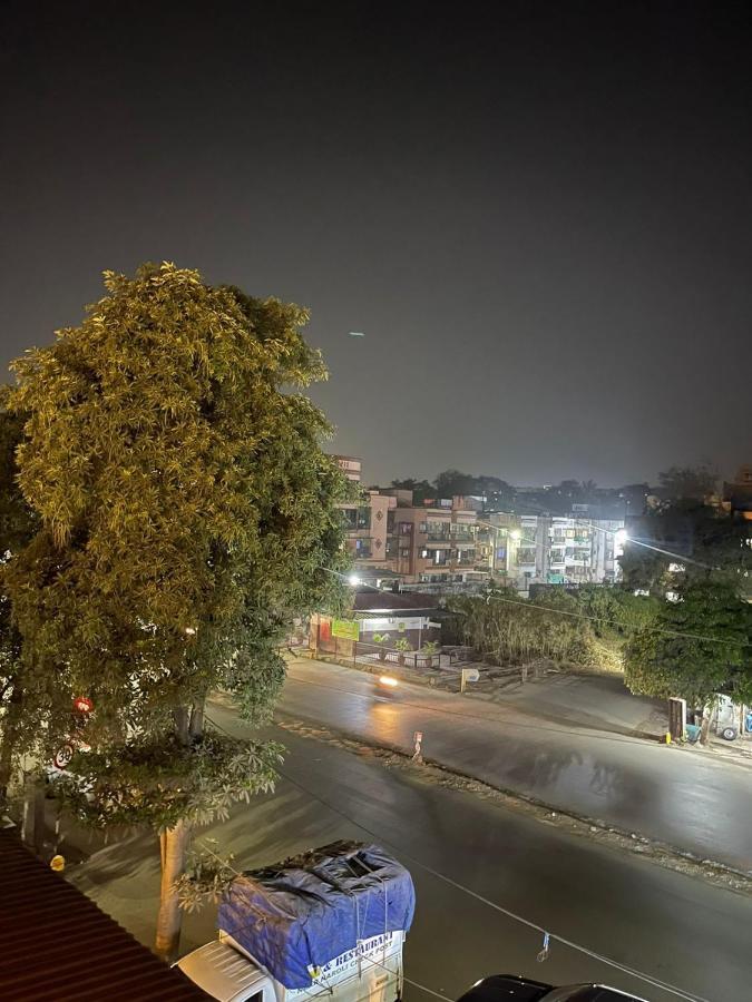 Hotel Vardhan Silvassa Esterno foto