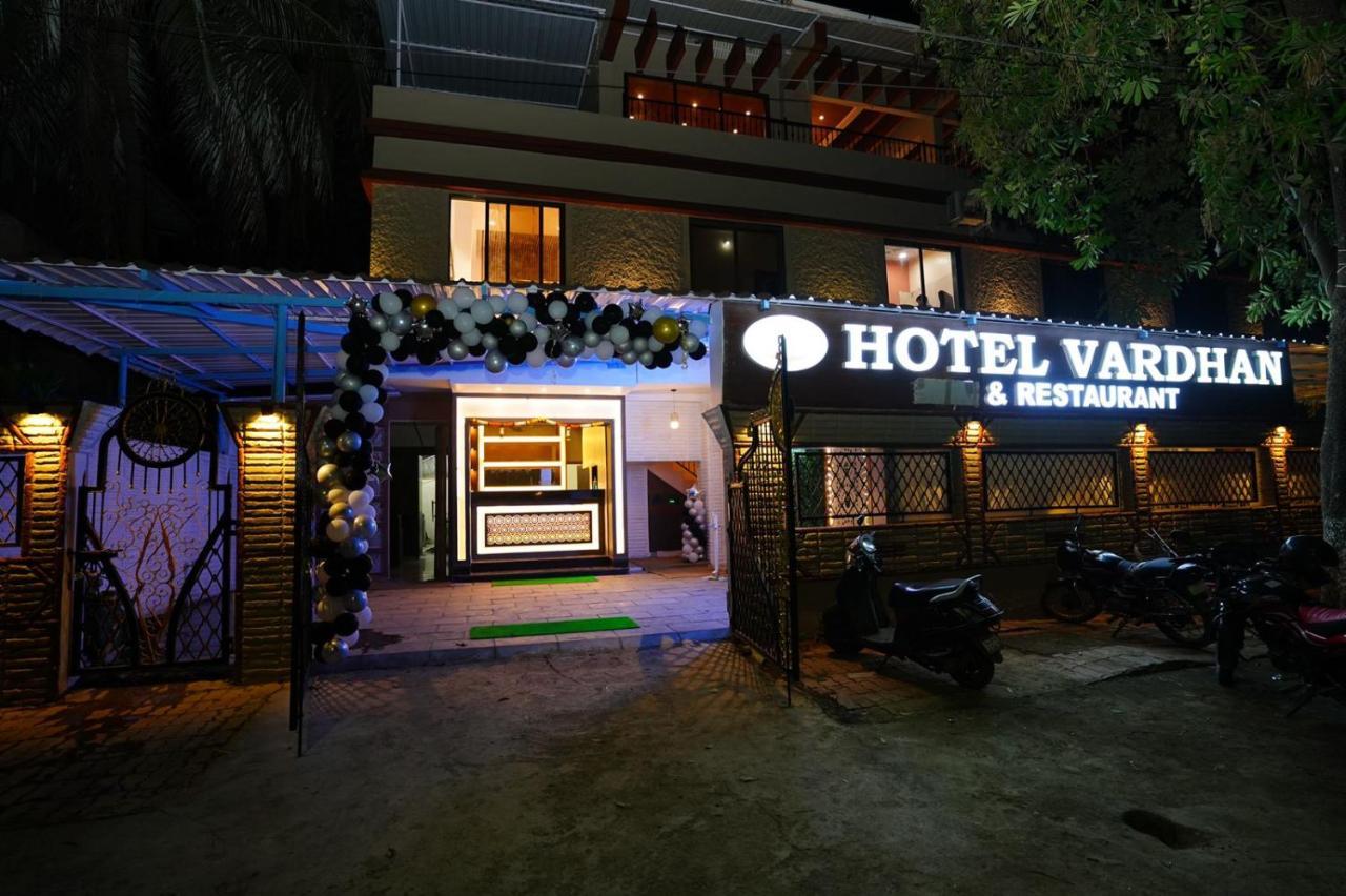 Hotel Vardhan Silvassa Esterno foto